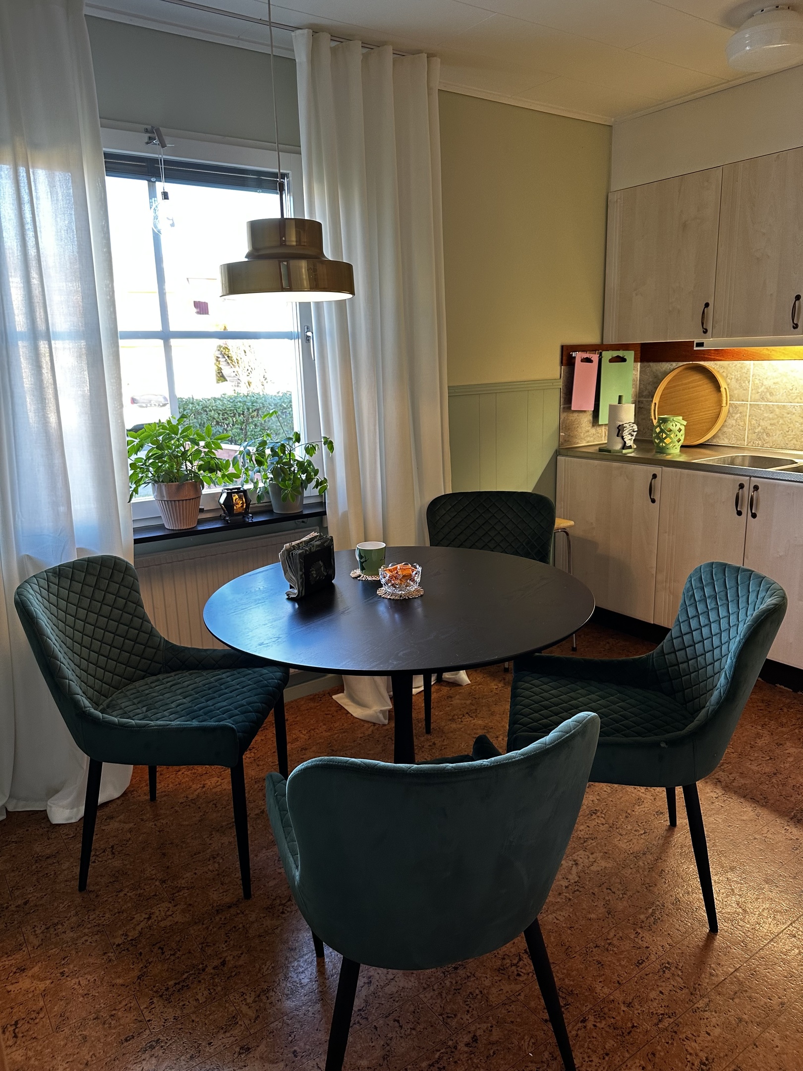 Fullt utrustat kök i företagsboende i Gällivare för personal